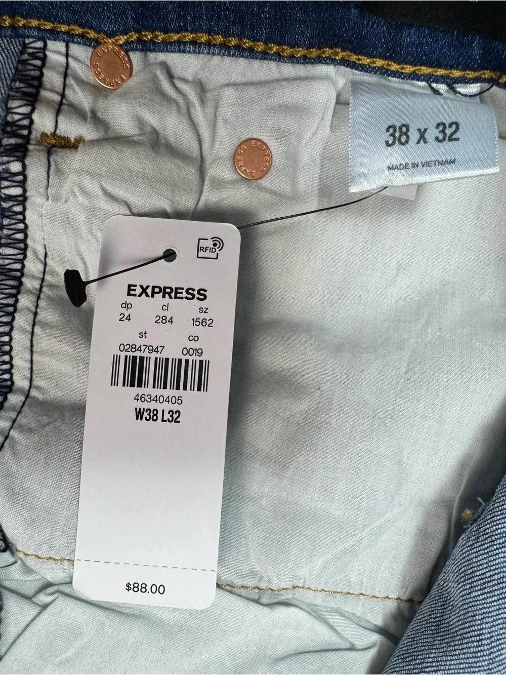 NWT New Express Slim Medium Wash Hyper Stretch Jeans Size 38 x 32